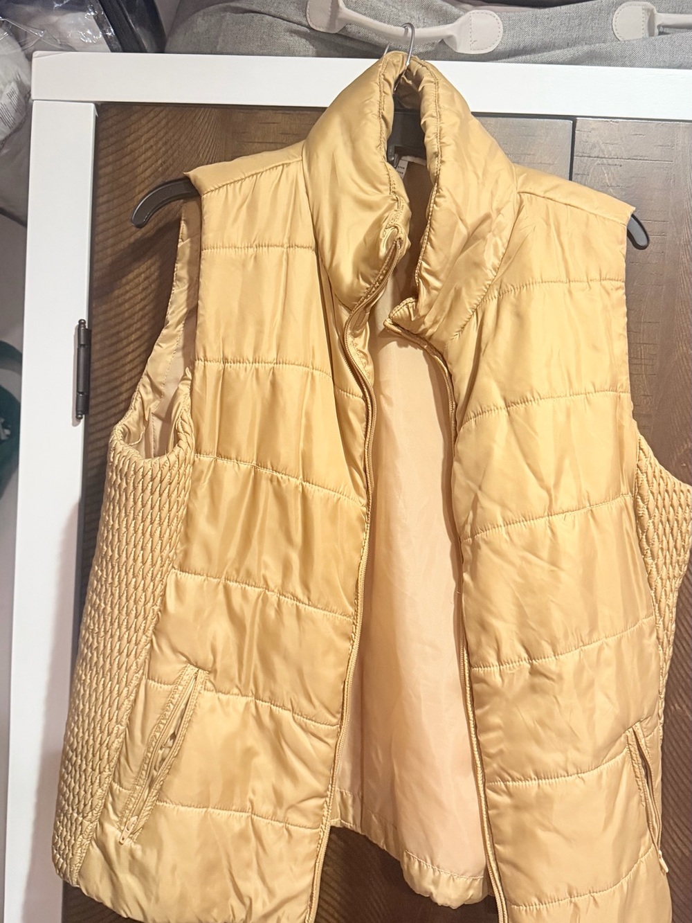 Liz Claiborne Quilted Puffer Vest in tan